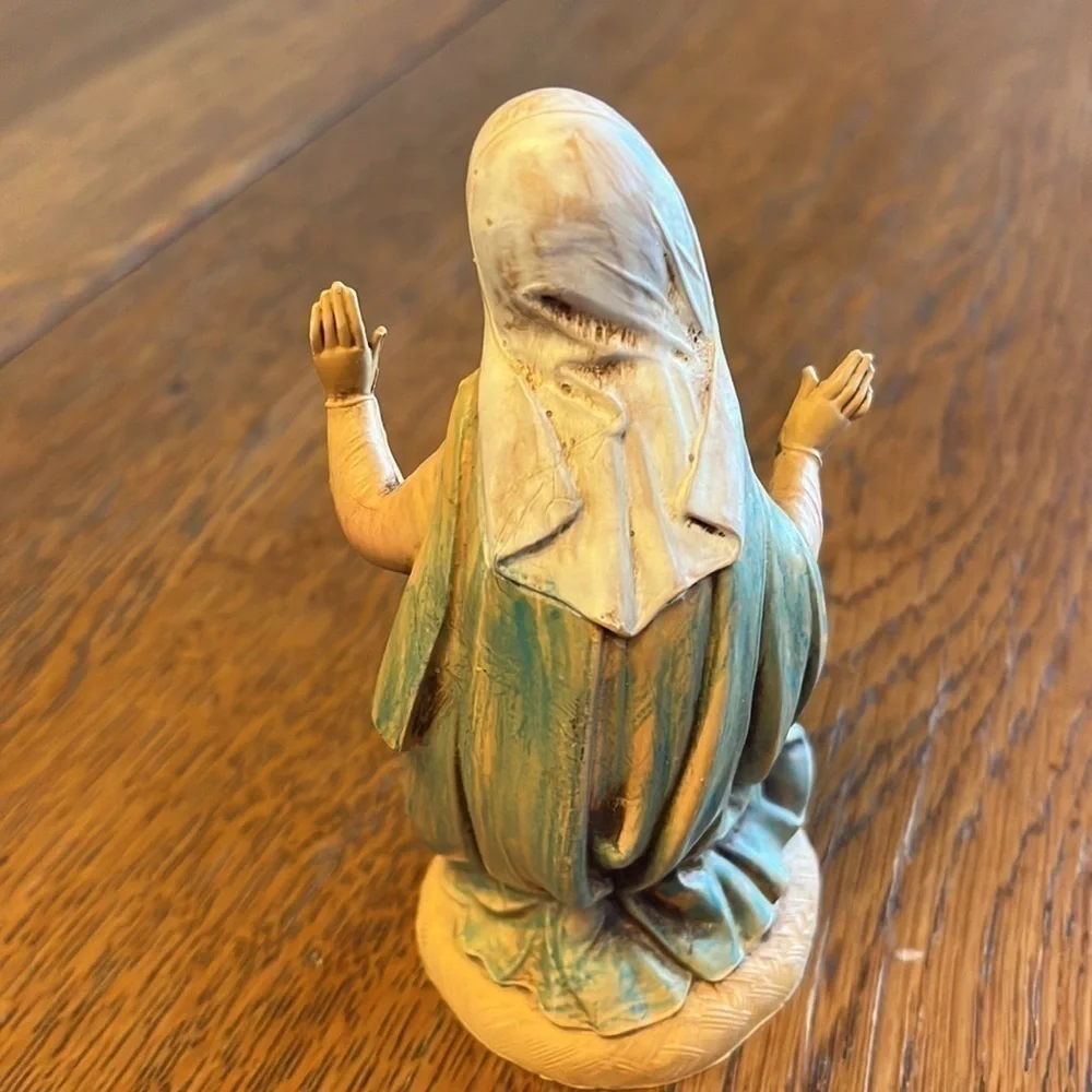 Fontaini Depose Italy Mary nativity figurine vintage no box